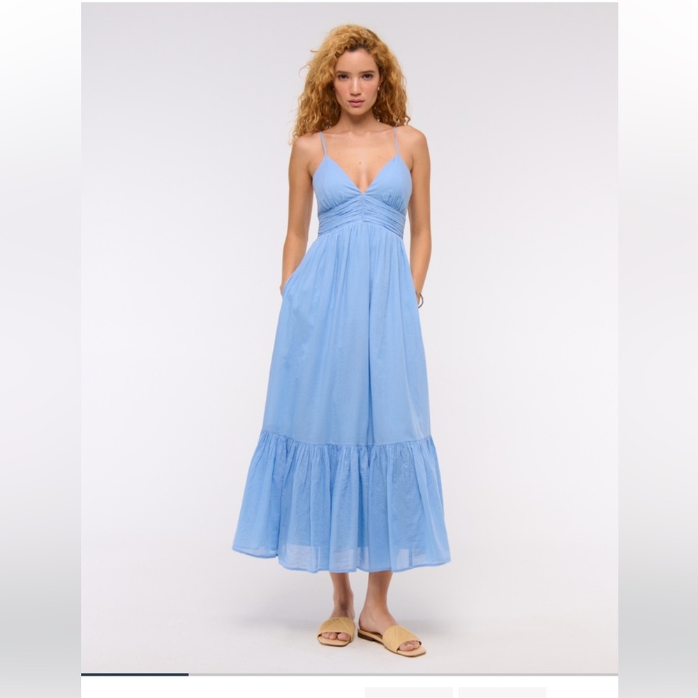 Bra-Free Flowy Tie-Back Maxi
Dress